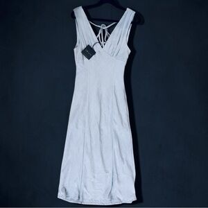 NWT LE LIS BABY BLUE V-NECK TIE BACK MIDI DRESS SIZE L